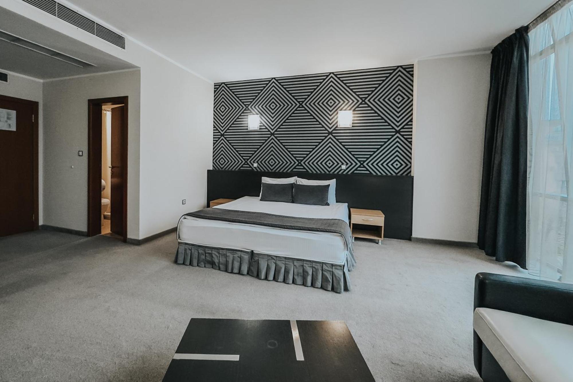 Hotel Noris Plovdiv Ngoại thất bức ảnh
